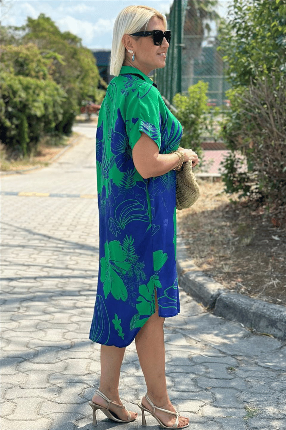 Naomi – Summer dress with floral print