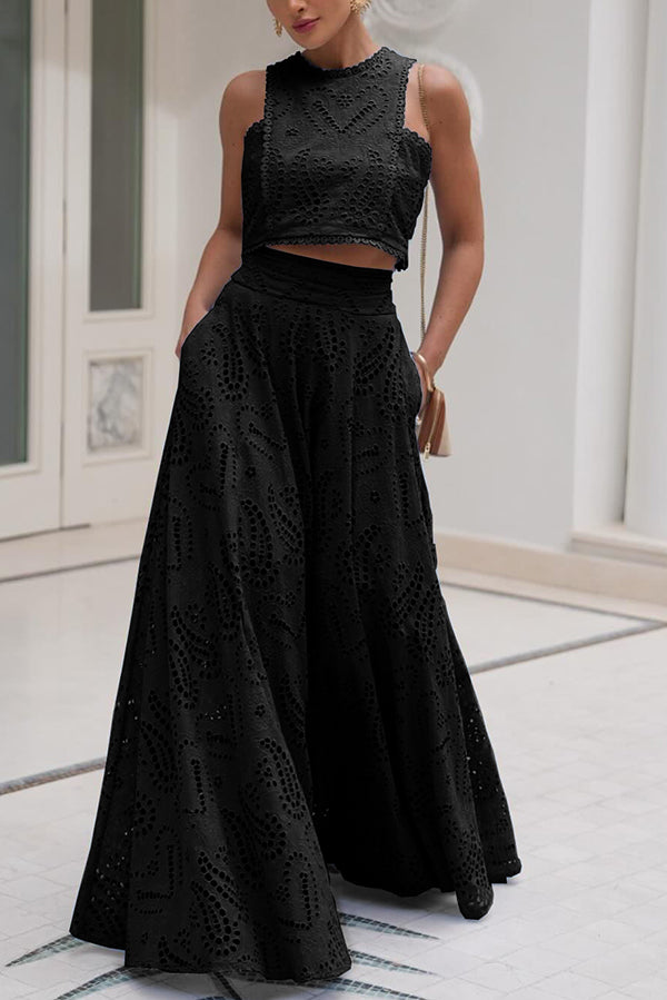 Two-Piece Set with Embroidery and High-Waisted Skirt with Pockets
