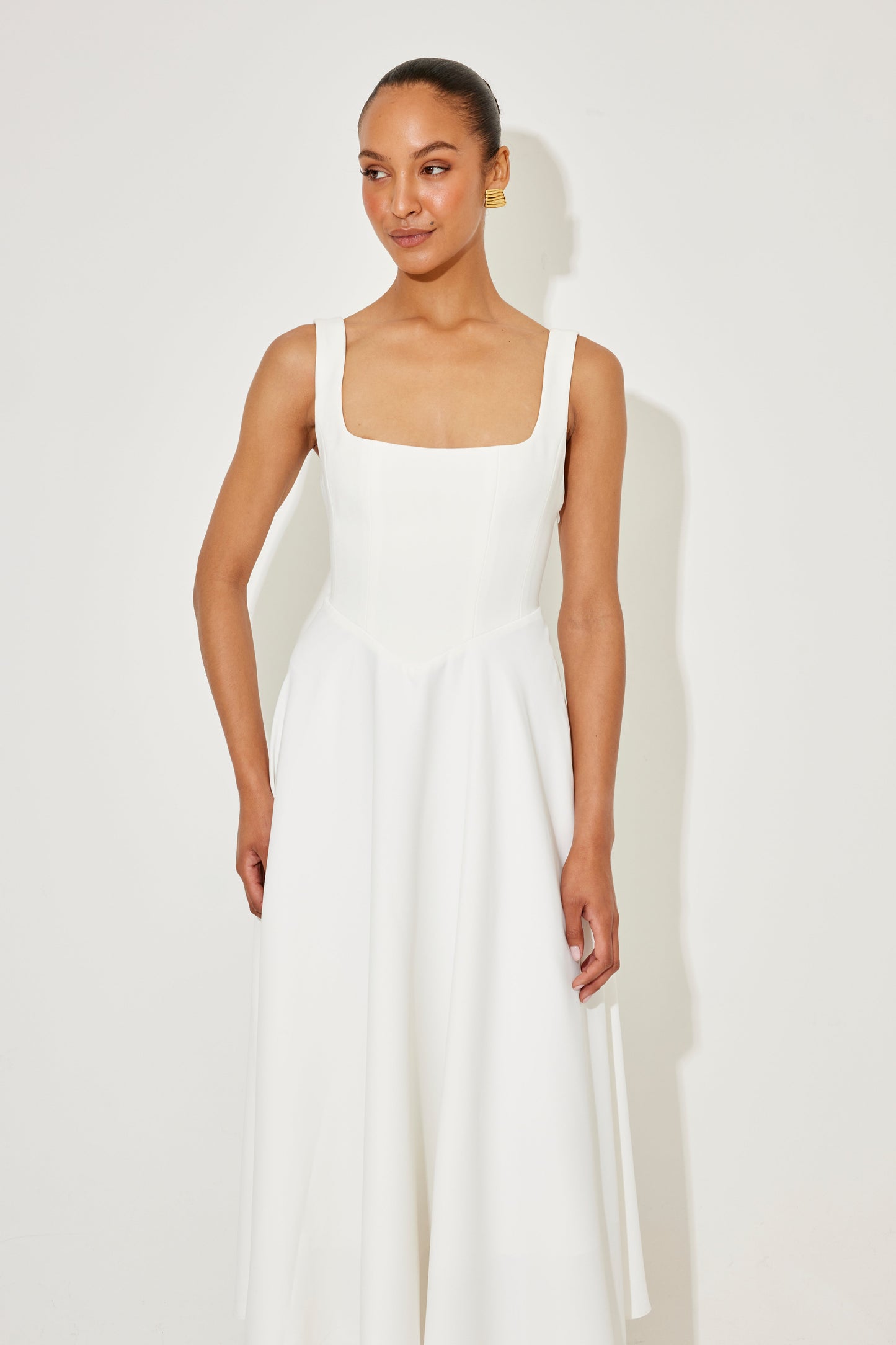 Amelia | Timeless Flowy Midi Dress