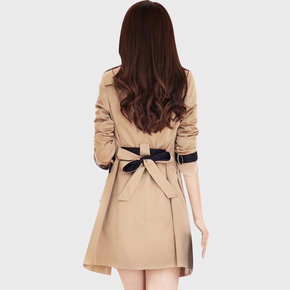 Double-breasted jacket with contrasting edges