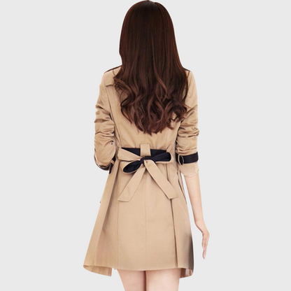 Double-breasted jacket with contrasting edges